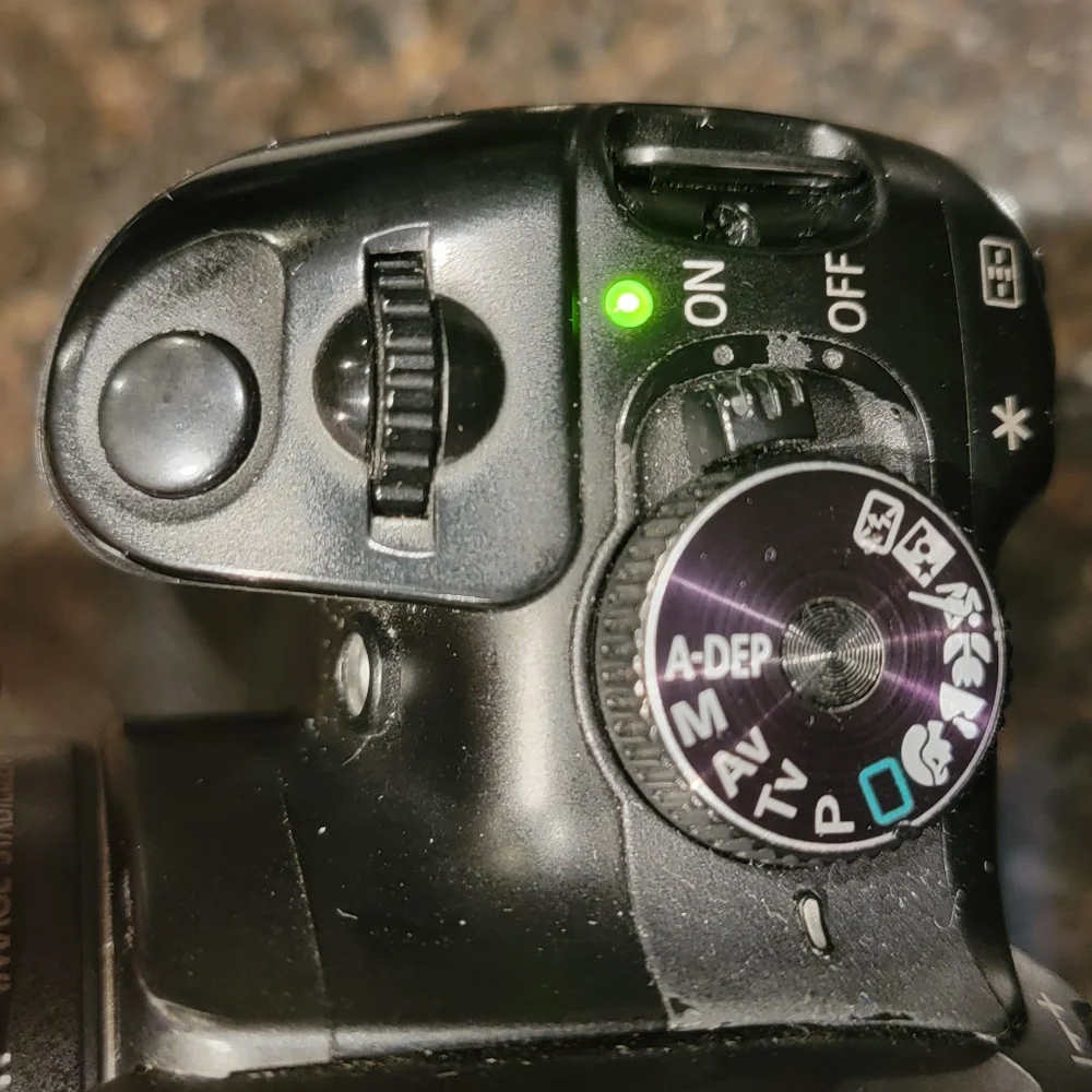 CANON REBEL XTi EFS 55-250 Camera/Lens & CANON Battery Grip